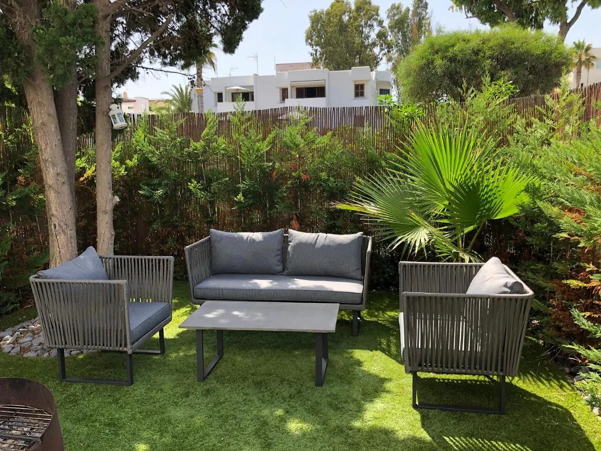 Bajo Con Jardin A 100 Metros De La Playa location